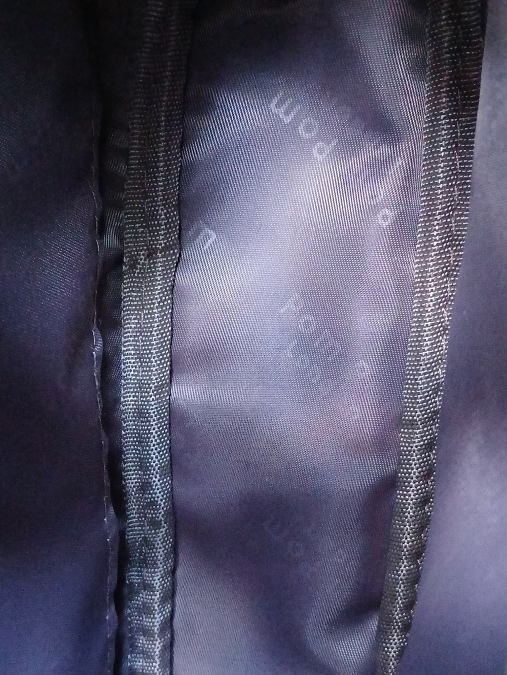 Pom Pom London City Crossbody Leather Bag - Picture 16 of 16